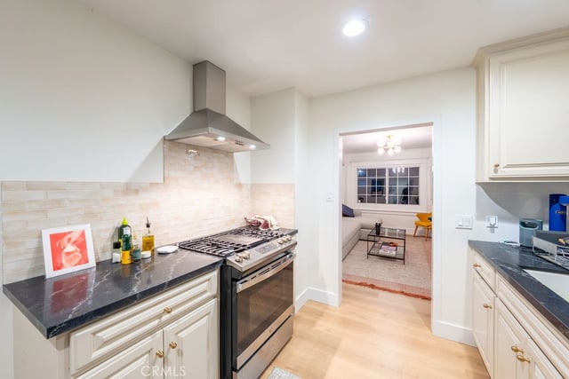 1301 Seward, Los Angeles, CA 90028 — photo 19 of 27