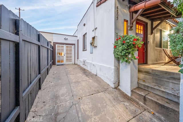 1301 Seward, Los Angeles, CA 90028 — photo 9 of 27