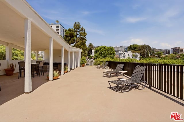 960 Larrabee Street 117, West Hollywood, CA 90069 — photo 16 of 20