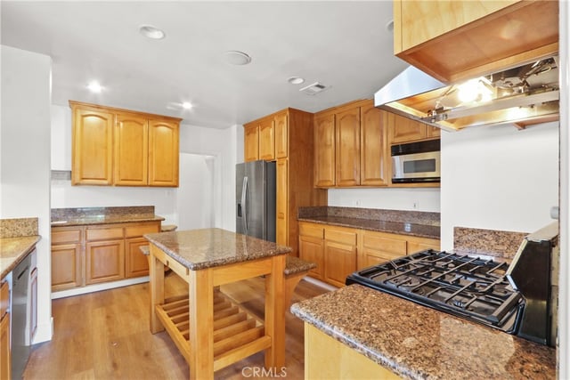 1131 E 2nd, Long Beach, CA 90802 — photo 11 of 40