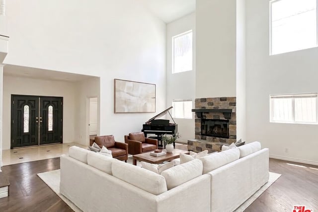 4343 Shadyglade Avenue, Studio City, CA 91604 — photo 6 of 39
