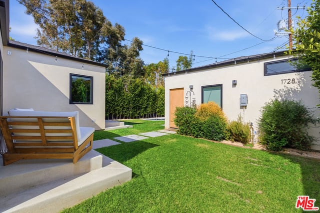 1726 S Stanley Avenue, Los Angeles, CA 90019 — photo 24 of 34