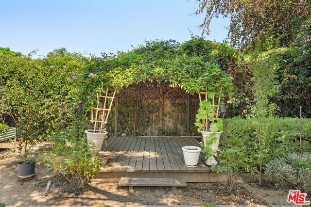 5620 Matilija Avenue, Los Angeles, CA 91401 — photo 20 of 23