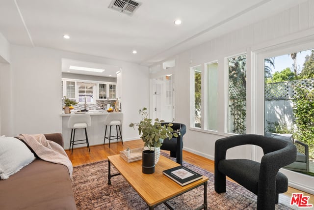 5620 Matilija Avenue, Los Angeles, CA 91401 — photo 4 of 23