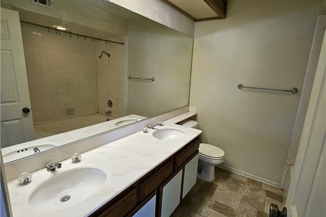 365 W Alameda 207, Burbank, CA 91506 — photo 19 of 37