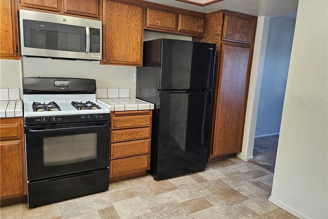365 W Alameda 207, Burbank, CA 91506 — photo 6 of 37