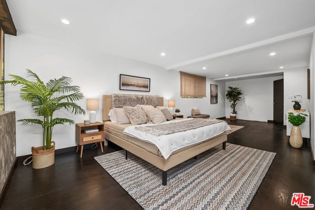 8867 Hollywood Hills Road, Los Angeles, CA 90046 — photo 10 of 44