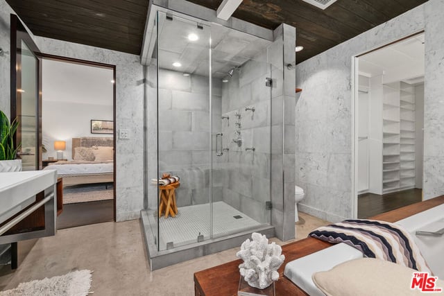 8867 Hollywood Hills Road, Los Angeles, CA 90046 — photo 13 of 44