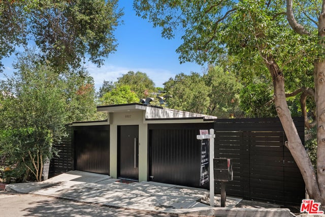 8867 Hollywood Hills Road, Los Angeles, CA 90046 — photo 5 of 44