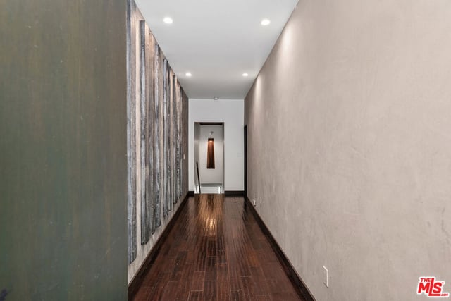 8867 Hollywood Hills Road, Los Angeles, CA 90046 — photo 7 of 44