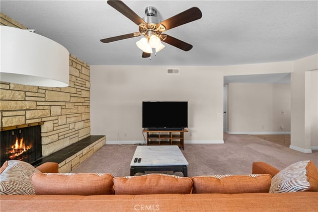 42827 Kilham Avenue, Lancaster, CA 93534 — photo 6 of 30