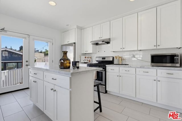 662 N DILLON Street, Los Angeles, CA 90026 — photo 12 of 36
