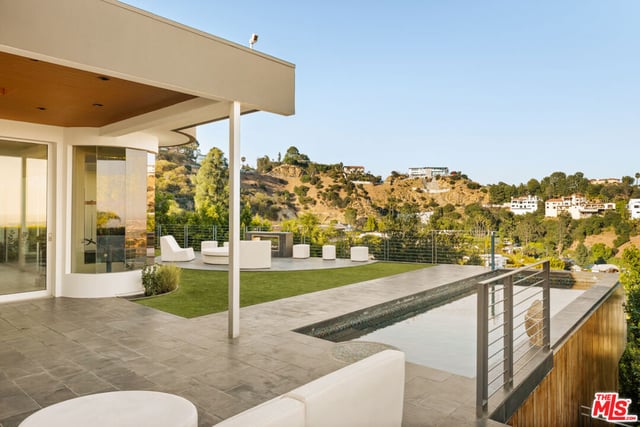 9353 Nightingale Drive, Los Angeles, CA 90069 — photo 10 of 20