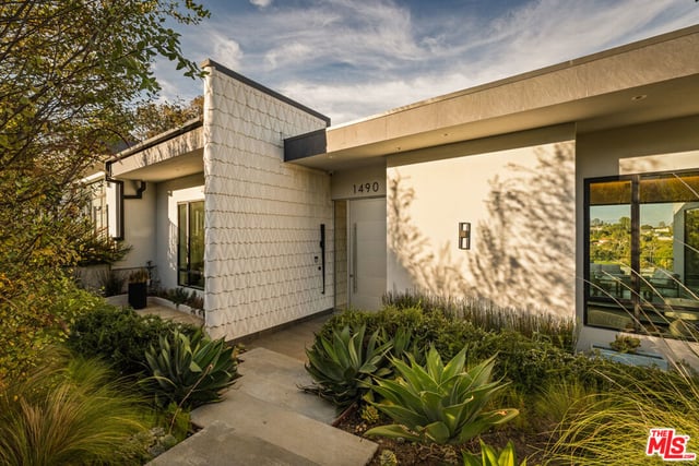 1490 San Remo Drive, Los Angeles, CA 90272 — photo 3 of 32