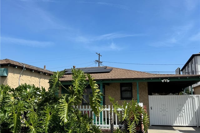 10028 S Manhattan, Los Angeles, CA 90047 — photo 3 of 5