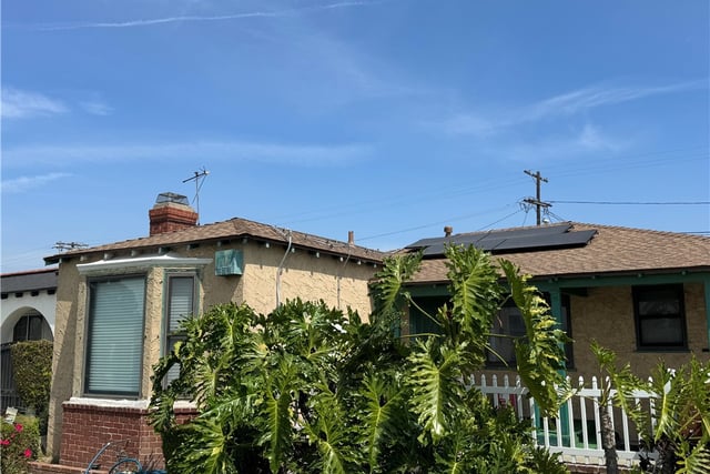 10028 S Manhattan, Los Angeles, CA 90047 — photo 4 of 5