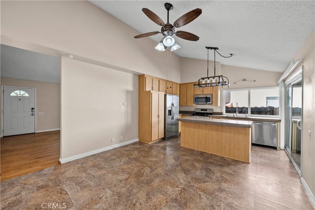 5695 Bloomfield, Simi Valley, CA 93063 — photo 7 of 27