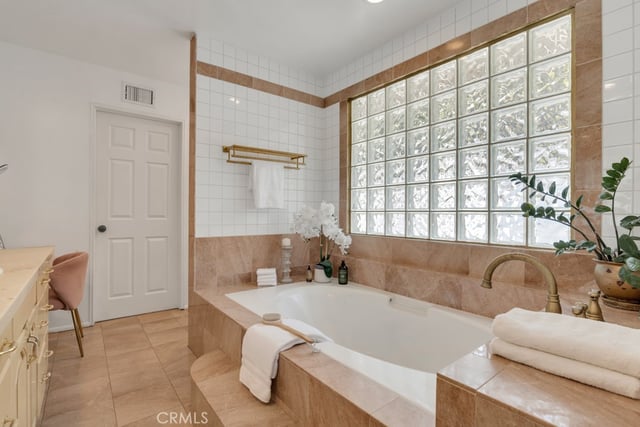 21041 Bandera Street, Woodland Hills, CA 91364 — photo 13 of 23