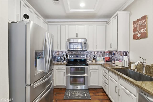 24045 Whitewater Drive, Valencia, CA 91354 — photo 10 of 52