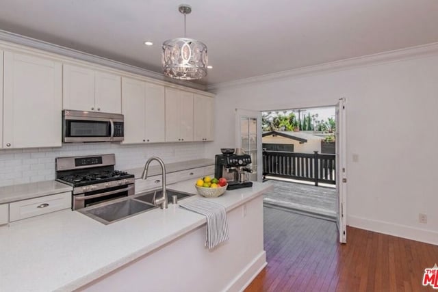 4530 W Washington Boulevard, Los Angeles, CA 90016 — photo 14 of 40
