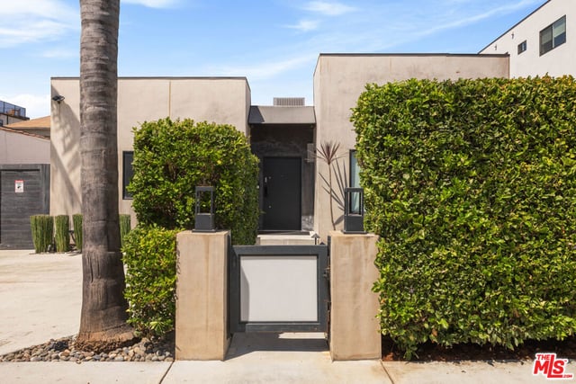 845 N Las Palmas Avenue, Los Angeles, CA 90038 — photo 2 of 34