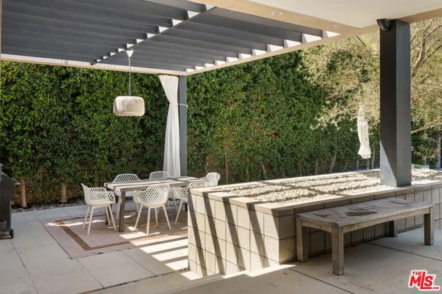 845 N Las Palmas Avenue, Los Angeles, CA 90038 — photo 22 of 34