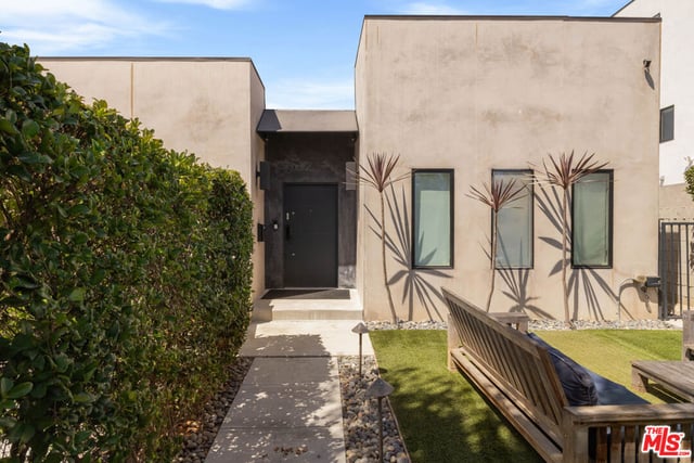 845 N Las Palmas Avenue, Los Angeles, CA 90038 — photo 4 of 34