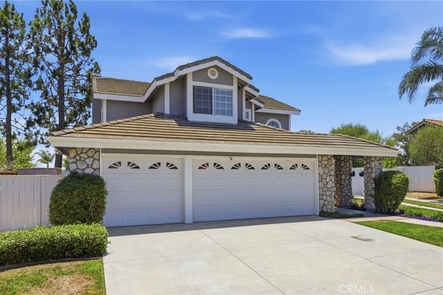 696 Corte Vina, Camarillo, CA 93010 — photo 3 of 61