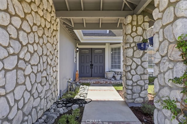696 Corte Vina, Camarillo, CA 93010 — photo 6 of 61