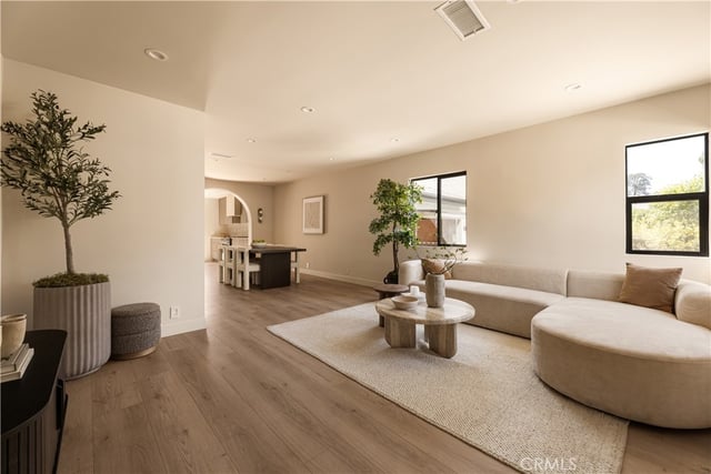 5724 Bianca, Encino, CA 91316 — photo 5 of 34