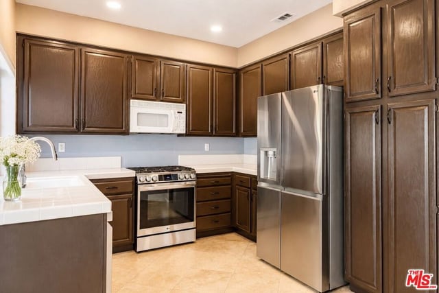 1021 Amberton Lane, Newbury Park, CA 91320 — photo 12 of 23