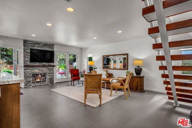 34 Anchorage Street, Los Angeles, CA 90292 — photo 12 of 44