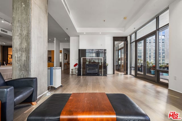 1111 S Grand Avenue PH1, Los Angeles, CA 90015 — photo 12 of 24