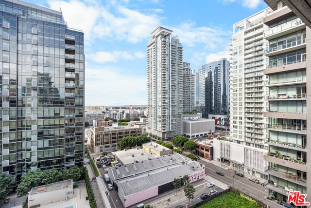 1111 S Grand Avenue PH1, Los Angeles, CA 90015 — photo 16 of 24