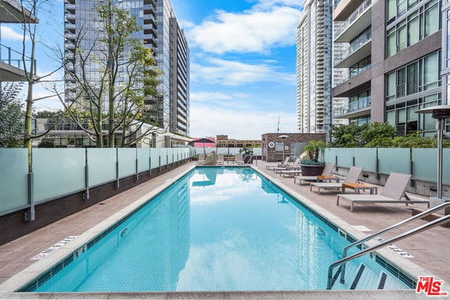 1111 S Grand Avenue PH1, Los Angeles, CA 90015 — photo 19 of 24