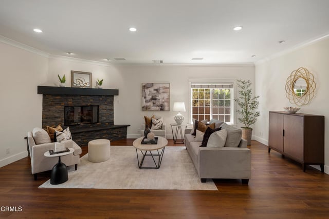 10128 Golden Oaks Avenue, Los Angeles, CA 91042 — photo 5 of 62