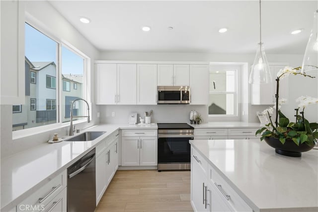 27308 Bear Creek Lane, Valencia, CA 91381 — photo 11 of 37