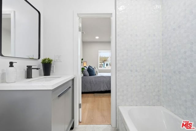 6015 Keniston Avenue, Los Angeles, CA 90043 — photo 16 of 40