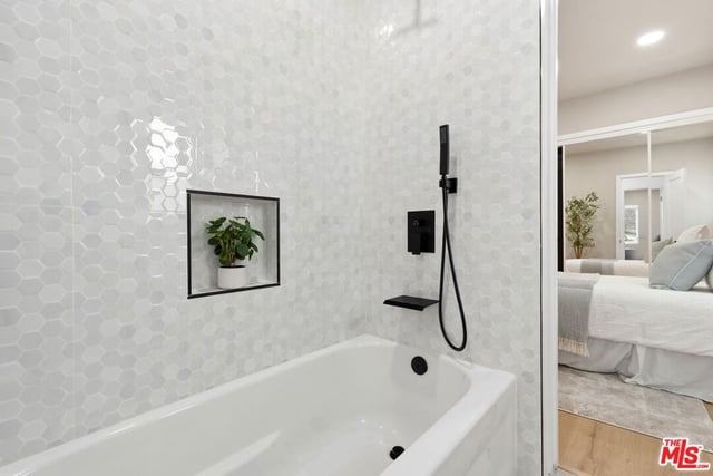 6015 Keniston Avenue, Los Angeles, CA 90043 — photo 17 of 40