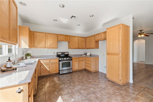 43934 Amy Court, Lancaster, CA 93535 — photo 10 of 35