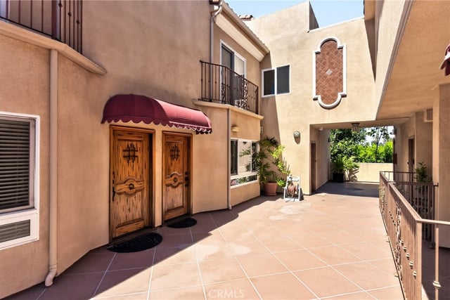 12645 Oxnard 9, North Hollywood, CA 91606 — photo 3 of 33
