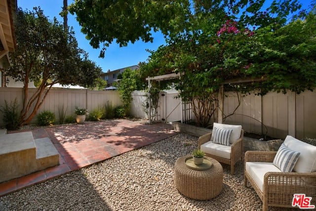 1273 Alessandro Drive, Newbury Park, CA 91320 — photo 4 of 33