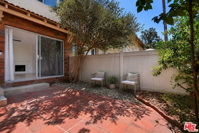 1273 Alessandro Drive, Newbury Park, CA 91320 — photo 5 of 33