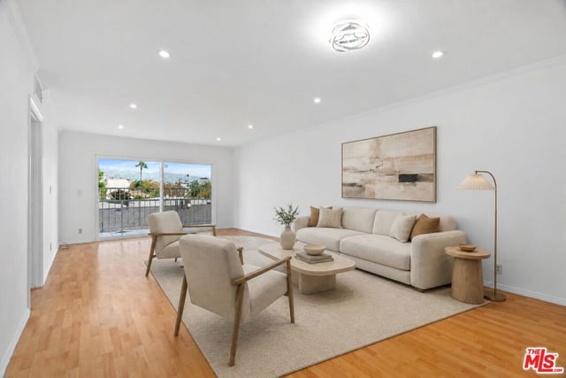 423 S Rexford Drive 305, Beverly Hills, CA 90212 — photo 6 of 19