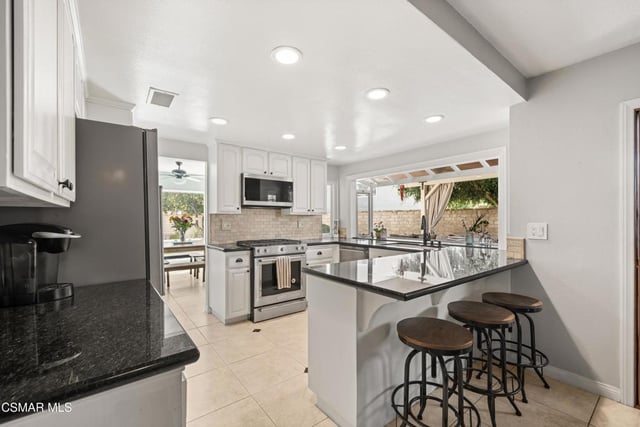 2827 Tiffaney Lane, Simi Valley, CA 93063 — photo 13 of 33