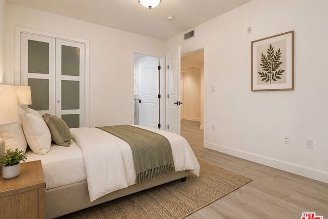 927 S Wooster Street 2, Los Angeles, CA 90035 — photo 9 of 33