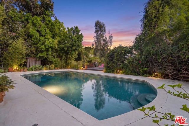 8494 Carlton Way, Los Angeles, CA 90069 — photo 18 of 19