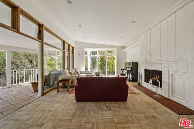 8494 Carlton Way, Los Angeles, CA 90069 — photo 4 of 19