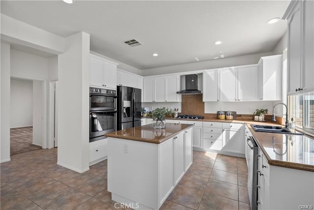 29052 Madrid Place, Castaic, CA 91384 — photo 15 of 62