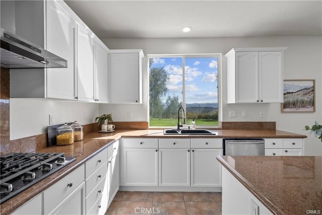 29052 Madrid Place, Castaic, CA 91384 — photo 17 of 62